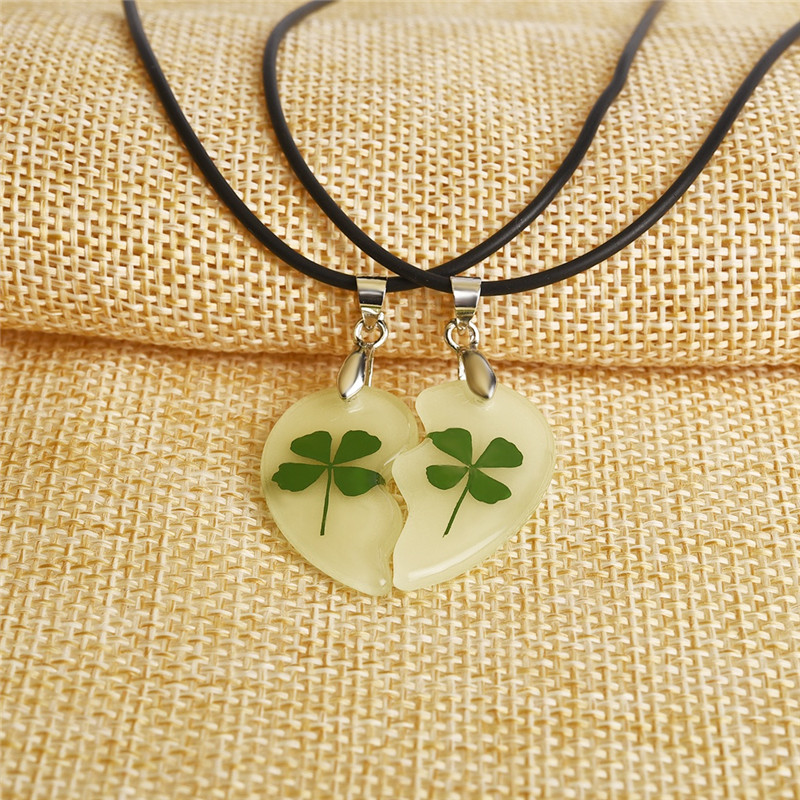 Four Leaf Clover Luminous Coup - Red Clover Flower recensie en prijs